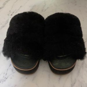 Ugg Fluff Yea slippers slides women’s 8